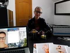 Arsch, Blasen, Hundestellung, Brille, Pov, Rasiert, Entkleiden, Jungendliche (18+)