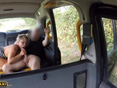 Enthousiasteling, Grote mammen, Blond, Pijpbeurt, Auto, Lul, Moeder die ik wil neuken, Gezichtspunt