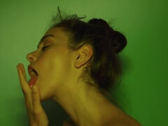 Tette grandi, Femmina, Hd, Masturbazione, Olio, Russa, Softcore, Solo