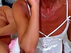 Amateur, Anal, Sucer une bite, Couple, Mère que j'aimerais baiser, Pisser, Public, Nénés