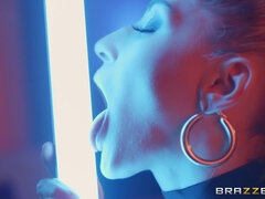 Hot babe in sexy outfit Abella Danger gets pounded by Scott Nails