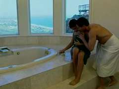 Brunette, Sperm skott