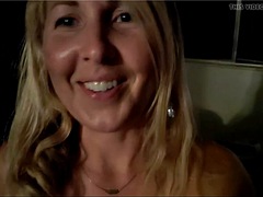 Leie, Schönheit, Grosse titten, Blondine, Fingern, Nippel, Titten, Ehefrau