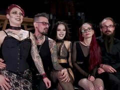 Bondage sadomaso, Nero, Bionda, Piedi, Femmina, Naturale, Piccola, Scambisti