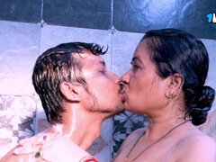 Asiatique, Salle de bains, Belle grosse femme bgf, Gros cul, Grosse bite, Gros seins, Tir de sperme, Douche