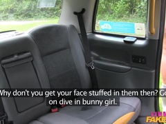 Kuusysi, Perse, Auto, Nainen, Lesbo, Selkäsauna, Itsetyydytys, Pillu