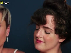 Szépség, Cumizás, Meztelen faszik, Domina szerep, Csoport, Kézimunka, Érett feleség, Begyek