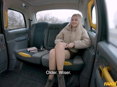 Amatőr, Szőke, Cumizás, Csizmák, Arcra élvezés, Orosz, Lánytestvér, Tanga