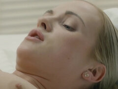 Blond, Kukk suging, Sæd i munnen, Sperm skott, Bakfra, Fotjobb, Naturlige bryster, Fitte