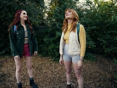 Amatör, Rumpa, Lesbisk, Naturliga tuttar, Utomhus, Rödhårig, Mager, Tonåring