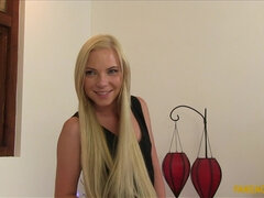 Sucer une bite, Européenne, Hard, Fait maison, Lesbienne, Bureau, Pute, Plan cul à trois