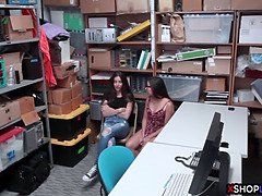 Coulisses, Sucer une bite, 2 femmes 1 homme, Hard, Hd, Police, Punition, Uniforme