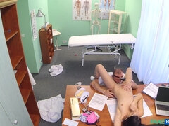 Amaterji, Fafanje, Dekle drka tiča, Lizanje, Muco, Študentje, Joške, V uniformi