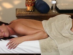 Massage Turns Her On - Rahyndee James