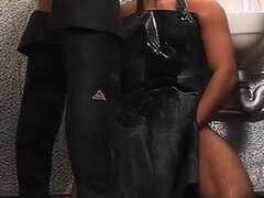 Anaal, Kont, Bondage discipline sadomasochisme, Pijpbeurt, Sperma in mond, Sperma shot, Vuisten