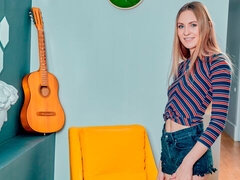 Amatööri, Iso perse, Itsetyydytys, Luonnolliset tissit, Soolo, Strippaus, Teini, Tissit