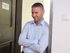 Duże cycki, Obciąganie, Brunetka, Podwójna penetracja, Twarzowy, Trójkąt