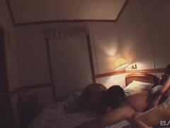 Asiatisk, Avsugning, Brunett, Sperma shot, Ansiktsbehandling, Trekant