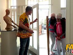 Braunhaarige, Kehlenfick, Hd, Lecken, Orgasmus, Orgie, Arsch lecken, Flotter dreier