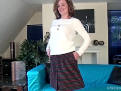 Kont, Bruinharig, Harig, Ondergoed, Masturbatie, Rijpe lesbienne, Kousen, Onder de rok