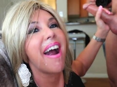 엉덩이, 큰 가슴, 가슴이 큰, 음경, 얼굴에, 핸드잡, 나이든, 엄마