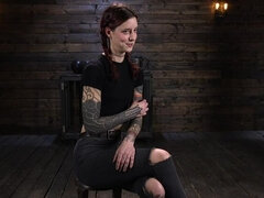 Bdsm, Bondage, Dildo, Dominans, Fingering, Förödmjukelse, Smärta, Bestraffning