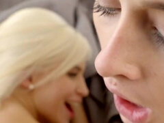 Rubia, Morena, Hembra, Hd, Orgasmo, Medias largas, Adolescente, Trio