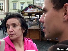 Kuřba, Brunetka, Babi, Honění, Dospělé, Milf žcbp, Mamina, Nevlastní máma