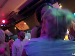 Zwart, Bruinharig, Pop, Interraciaal, Likken, Orgie, Zuigen, Nat