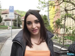 Gros cul, Grosse bite, Gros seins, Sucer une bite, Brunette brune, Argent, Pov, Adolescente