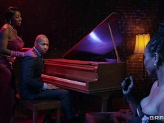 Velika rit, Velik kurac, Črnke, Fafanje, Doggystyle, Temnopolti, Milf, Trojček