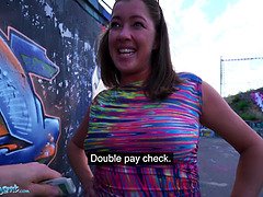 Mamada, Morena, Vestido, Orgasmo, Pov, Público, Afeitado, Tetas