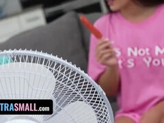 18 ans, Sucer une bite, Grossier, Branlette thaïlandaise, Hd, Pov, Rugueux, Adolescente