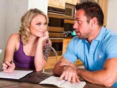 Velké péro, Blondýna, Kuřba, Na pejska, Přírodní prsa, Krátké vlasy, Punčochy, Teenka