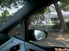 Asijské, Velké péro, Kuřba, Brunetka, Prsatá, Stříkání spermatu, Přírodní prsa, Kozičky