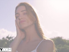 Culo, Mamada, Corridas faciales, Al aire libre, Pelirrojo, Montar, Trio, Tetas