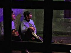 Μεγάλα βυζιά, Ξανθιά, Πίπα, Χύσιμο, Μαλακία, Τσούλα, Τρίο, Βυζιά