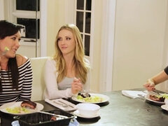 큰 엉덩이, 금발의, 흑갈색 머리, 잡힌, 오르가슴, 현실, 분출, 와이프