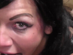 18, Amatör, Stor kuk, Avsugning, Ansiktsbehandling, Glasögon, Orgie, Tonåring