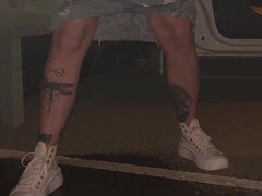 18, デカ尻, ブロンド, 放尿, シャワー, タトゥー, ティーン