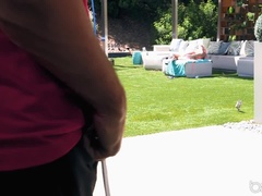 Z odbytu do ust, Blondynka, Dildo, Kneblowanie, Na wolnym powietrzu, Spanking, Tatuaż, Podglądacz