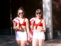 Popó, Cumizás, Ondó fröcskölés, Hd, Természetes mellek, Tini, Hármas, Begyek