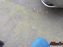 Sucer une bite, Brunette brune, Couple, Tir de sperme, Français, Branlette thaïlandaise, Pov, Public