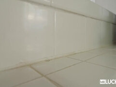 Beauté, Sucer une bite, Brunette brune, Gorge profonde, Branlette thaïlandaise, Hd, Pov, Nénés