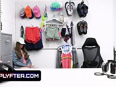 За кулисами, Большие сиськи, Минет, Брюнетки, Кончили внутрь, Семяизвержение, Лизание, Молоденькие