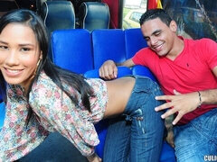 Hatalmas hátsó, Monumentális dákó, Tekintélyes didik, Cumizás, Gesztenyebarna, Kutya póz, Vékony, Begyek