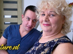 18 jahre, Grosse titten, Blondine, Geile alte tussi, Oma, Hardcore, Hd, Natürlichen titten