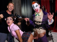 흑갈색 머리, 더블 삽입, 그룹, 핸드잡, 하드코어, 흥청망청 놀기, 구두, 청소년