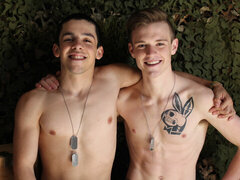 Slender lads with cute faces are experimenting on the bed