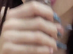 Novinha Chupando Um Grande Picole De Carne E Botando Esperma Pra Dentro!